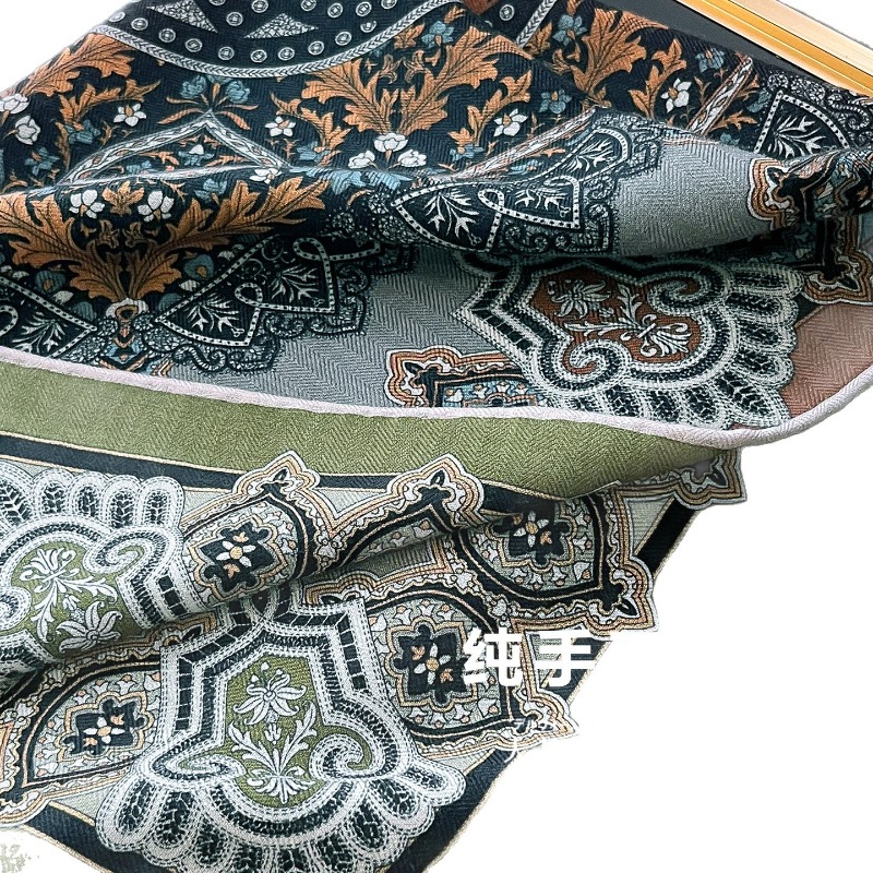 セントラルコンパス ペルシアンフローラルスクエアスカーフ 3 - Shawl Wrap Winter のレビューと価格