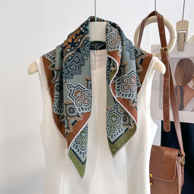 セントラルコンパス ペルシアンフローラルスクエアスカーフ 3 - Shawl Wrap Winter のレビューと価格